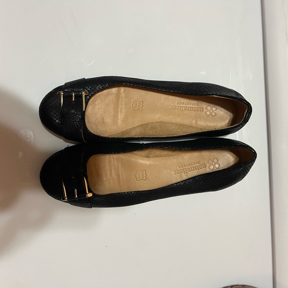 Great condition black flats!